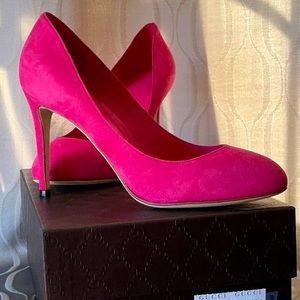 Gucci pumps w/box and dust bag